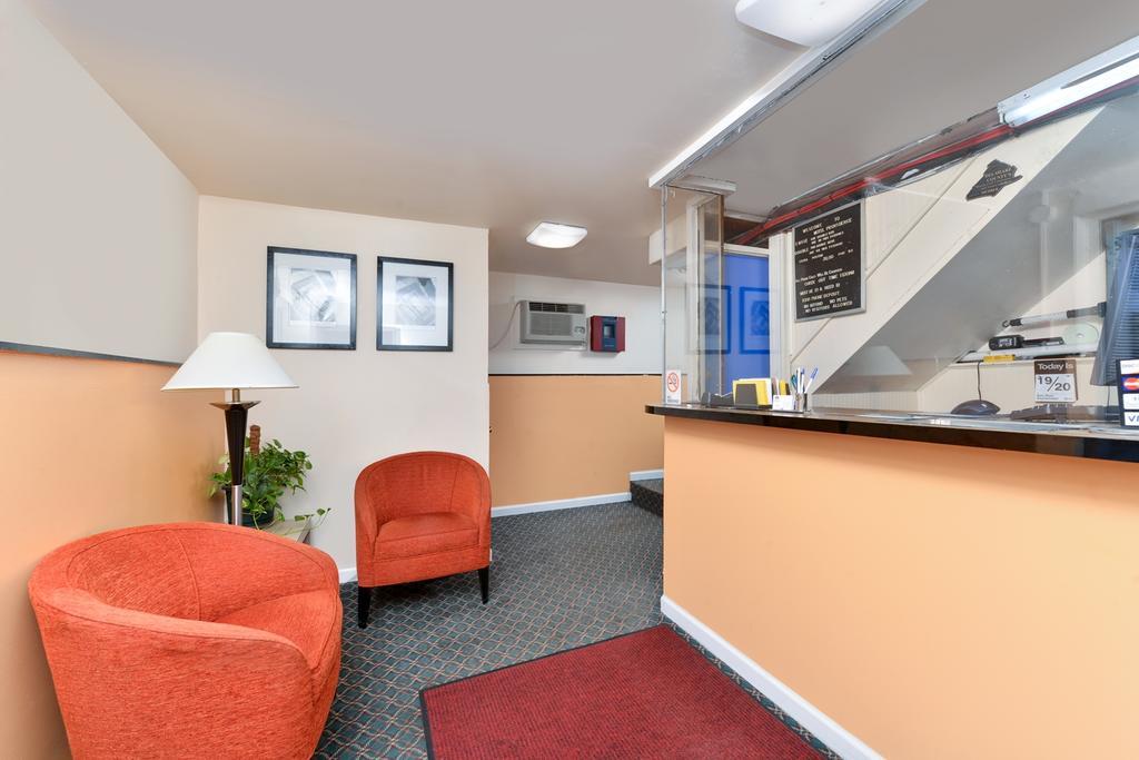 Media Inn & Suites Dış mekan fotoğraf