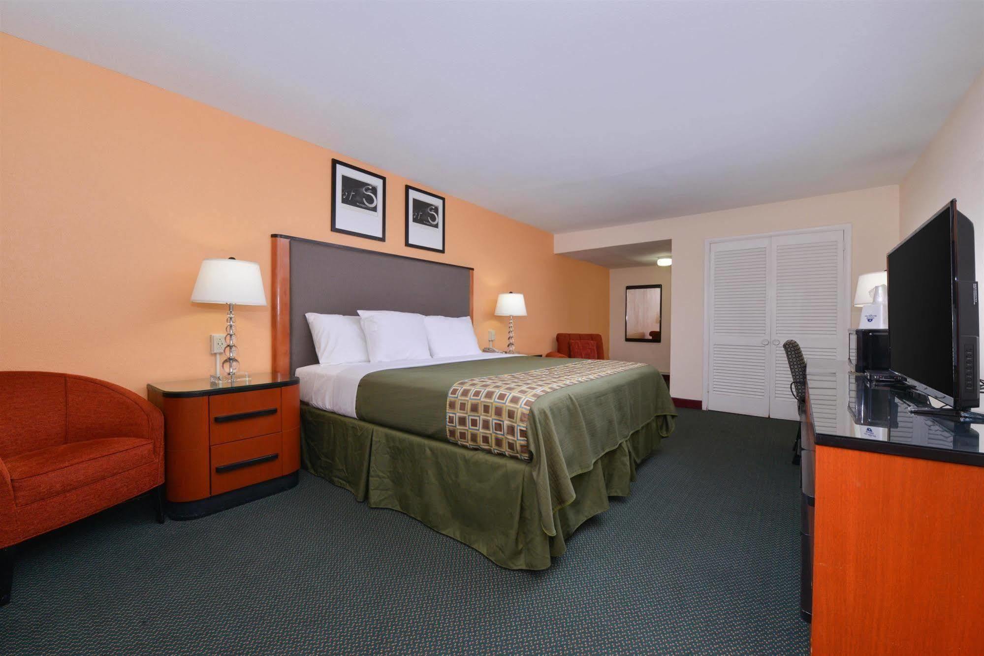 Media Inn & Suites Dış mekan fotoğraf