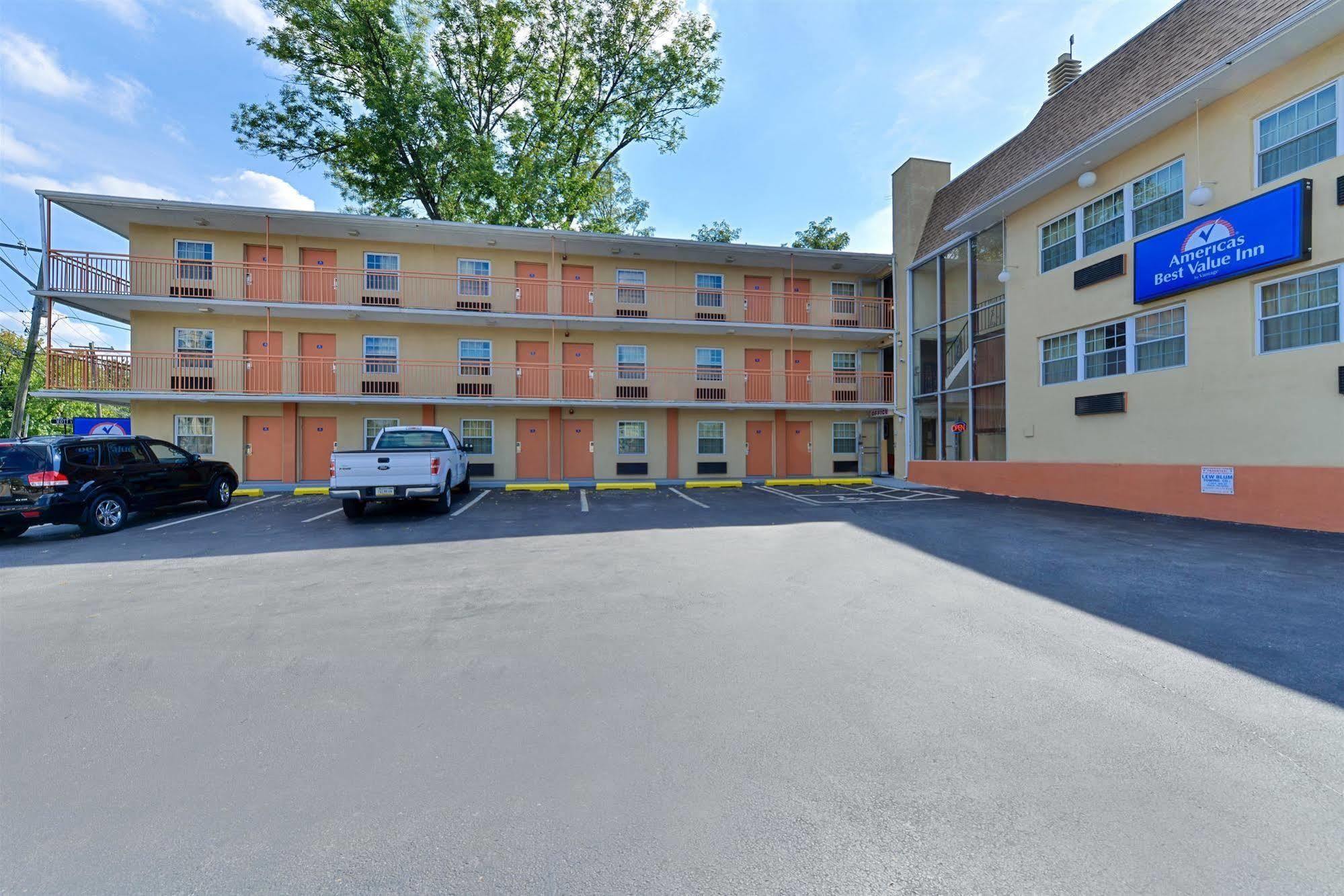Media Inn & Suites Dış mekan fotoğraf