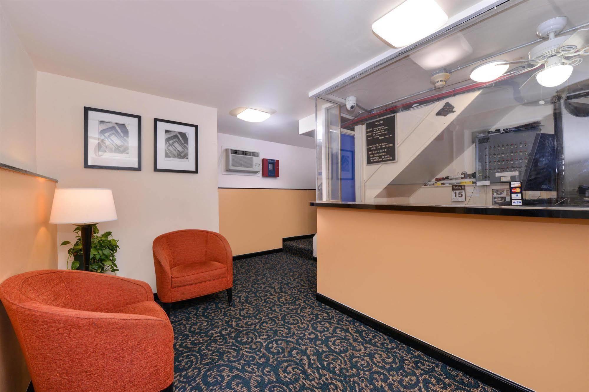 Media Inn & Suites Dış mekan fotoğraf